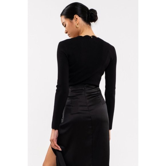 Black V-Neck Button Down Scallop Hem Long Sleeve Cardigan {The Workshop} - Picture 7 of 8